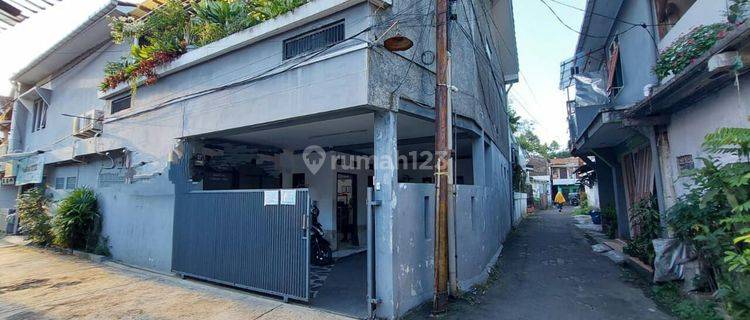 Rumah Dijual Cocok untuk Usaha / Kos Kosan di Jl. Maleber 1