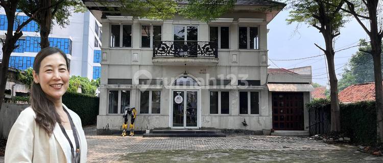 Perkantoran Rumah Strategis dengan Halaman yang Luas Dilokasi Jalan Veteran Bekasi Kota 1