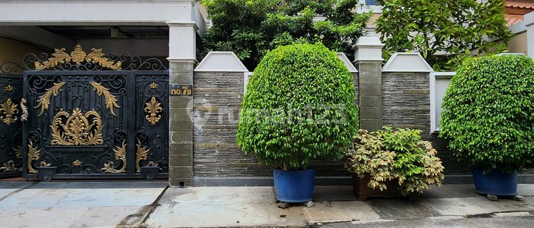 Dijual Rumah Tebet Jakarta Selatan Semi Furnished Lokasi Strategis 1