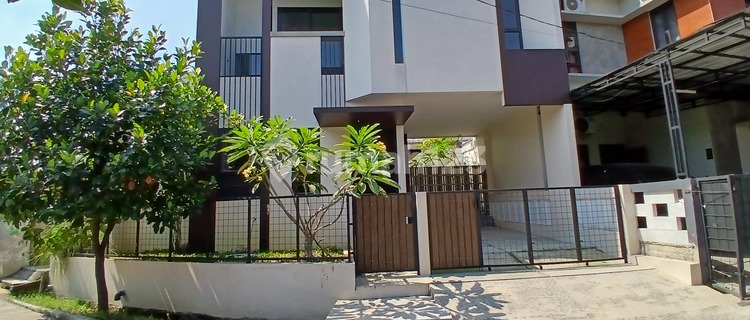 Rumah Tropis Modern 3Kt 2Km di Komplek Danamon Jatiasih 1
