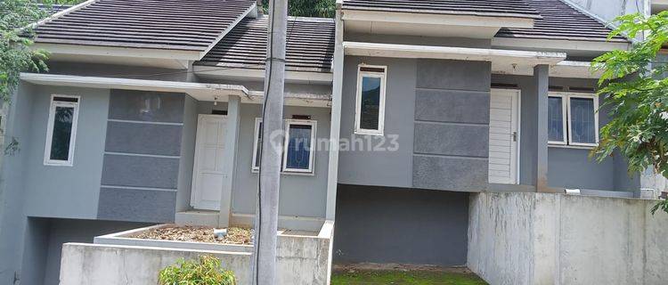 Harga Langka .. Rumah Minimalis di Komp Gapura Indah , Kadungora 1