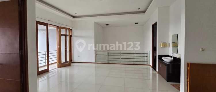 Kencana. Price Drop. House for Sale in Setraduta Complex, North Bandung 32 1