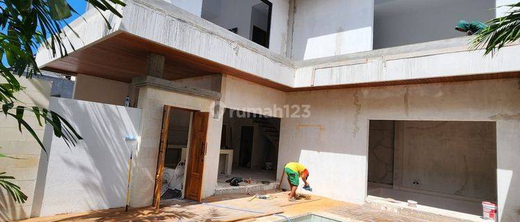 Dijual Villa Baru 2 Lantai Dengan Kolam Renang di Canggu 1