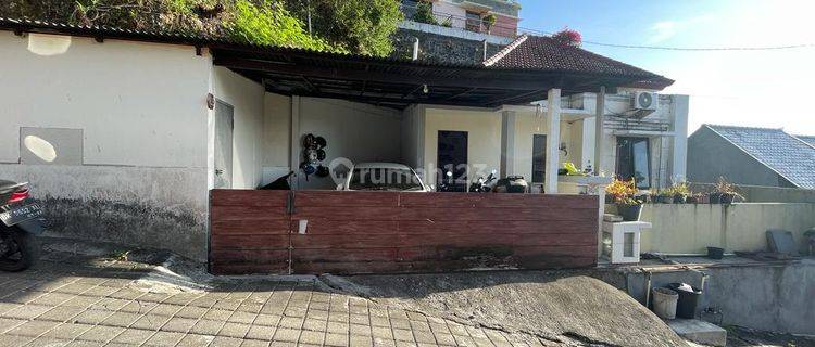 Dijual Rumah Lokasi Strategis di Jimbaran 1