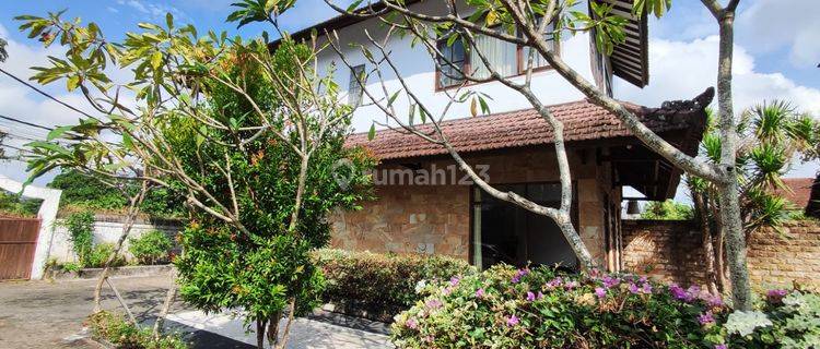 2-storey house for sale in strategic location in Jimbaran. 1