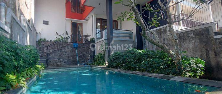 For Sale 2 Storey Villa on Jl. Taman Bali Mumbul. 1