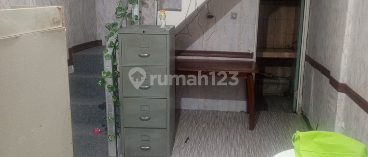 3-Story Shophouse by the Main Road, Strategic Location 1