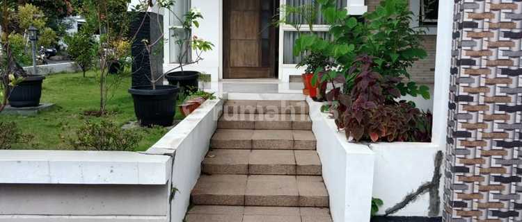 House in Mayangsunda, Kota Baru Parahyangan, Semi-Furnished with Hook 1