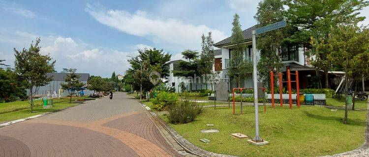 Rumah di Kota Baru Parahyangan Bandung Barat, Sejuk Dekat Danau 1