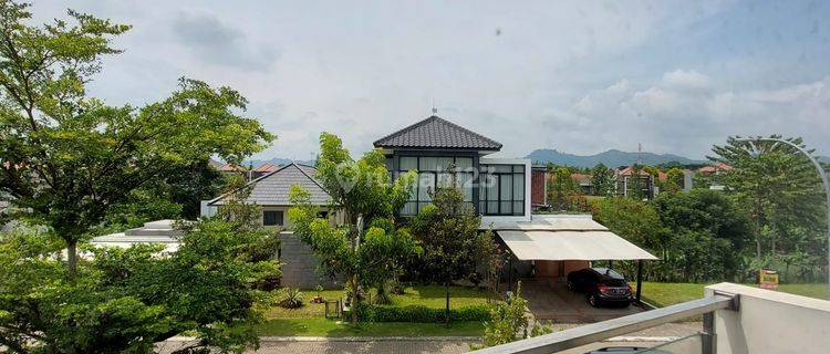 Rumah di Kota Baru Parahyangan, Dekat Taman View Danau 1