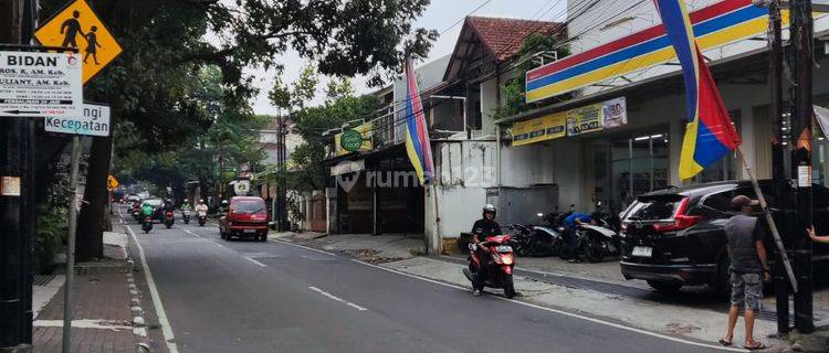 Ruko Dengan Halaman Parkir Yang Luas di Sarijadi Bandung 1