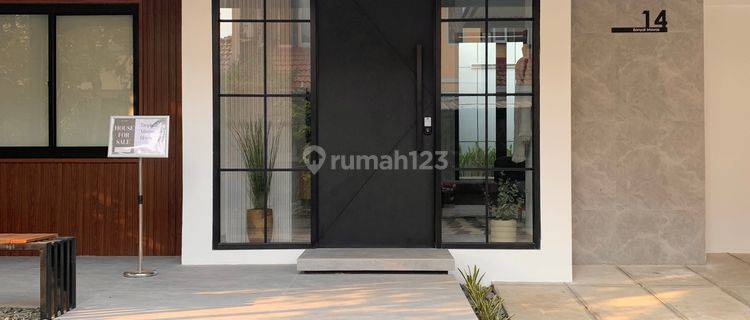 Rumah Modern di Kota Baru Parahyangan, Smart Lock Door  1