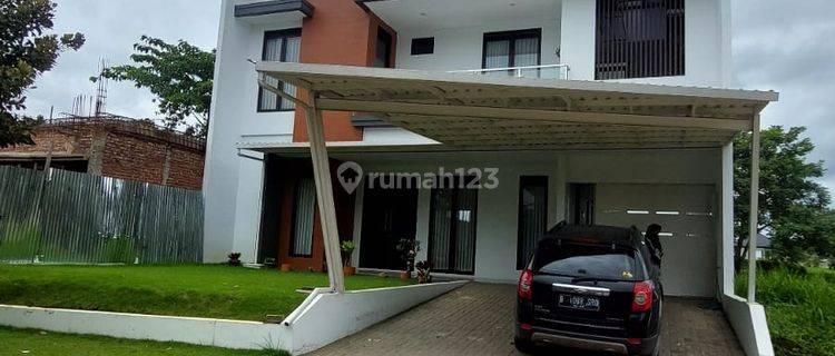 Rumah Full Furnished di Kota Baru Parahyangan Bandung, View Danau 1