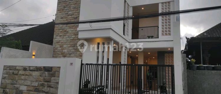 Dijual Kost Mewah Imam Bonjol 1