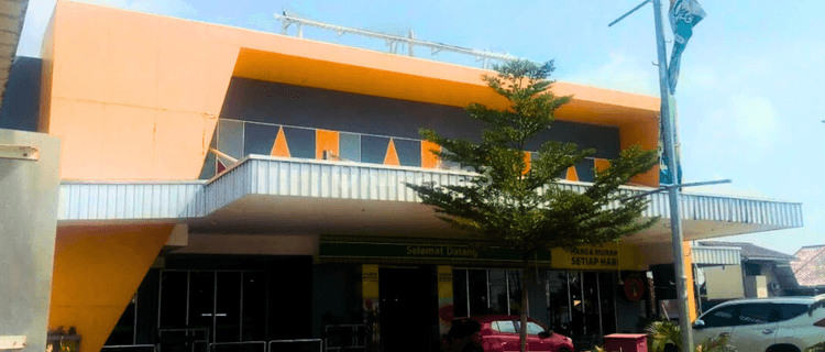 Gedung Komersil Ex Giant Plaju di Palembang 1