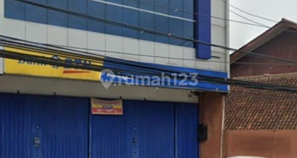 Strategic Shophouse Location on Jl Jendral Sudirman, Kuningan 1