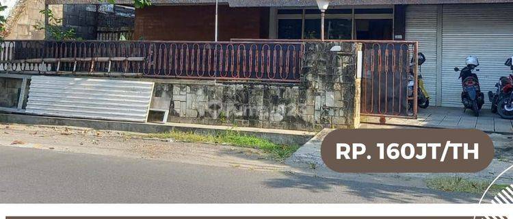 Rumah Di Lingkungan Strategis, Tengah Kota 1