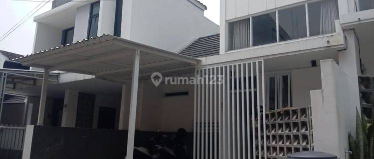 Rumah Bagus Semi Furnished SHM di Cihanjuang Dekat Pemkot Cimahi Bandung Barat 1