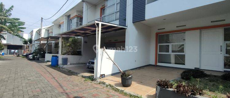 Dijual Rumah 2lantai Siap Huni Lt111 100 Hrg1,3m di Arcamanik Bandung 1