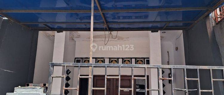 Rumah 2 Lantai Semi Furnish, Harga Nego Sampai Deal di Semper 1