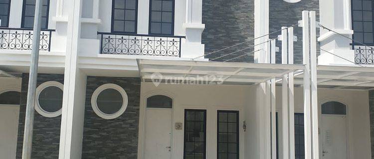 Rumah 2 lantai siap huni lokasi dekat kawasan industri Jababeka Cikarang 1