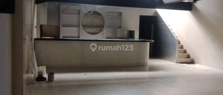 Disewakan.ruang Usaha.kebayoran Baru 1