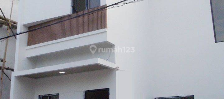 Rumah Putih Harga Pedih Lingkungan Bersih 1