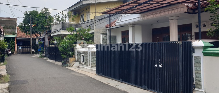 Rumah Murah Jarang Ada Di Komplek Duren Sawit Baru 1