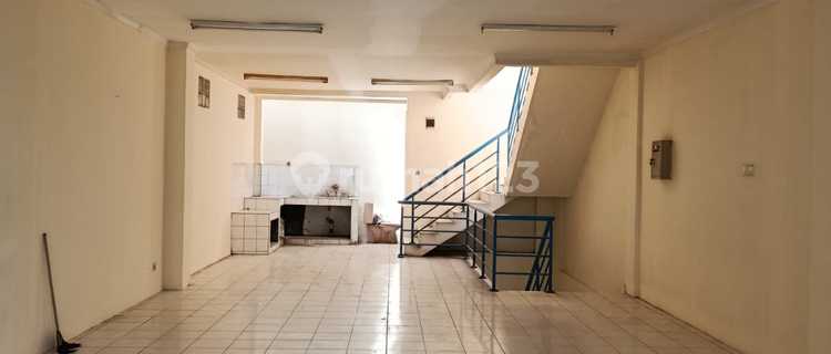 For Rent: Astana Anyar Shop House, Strategic Location 1