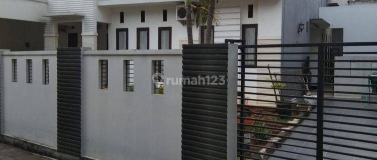 Rumah Bagus Unfurnished SHM di Bintara Raya, Bekasi 1