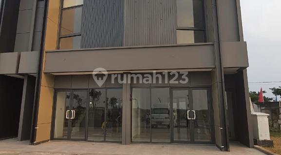 New 3-Story Shophouse Ready to Use in the Independent City of North Bekasi. 1