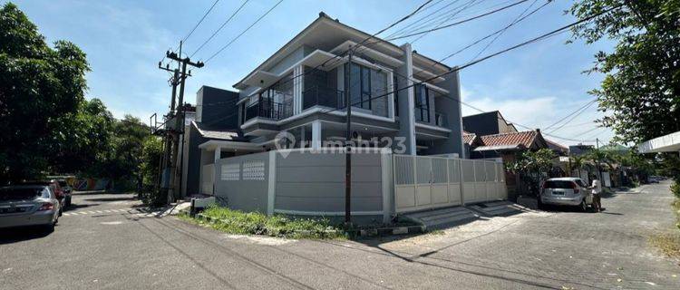 D108. Dijual Rumah Modern Minimalis Medokan Asri Utara 1