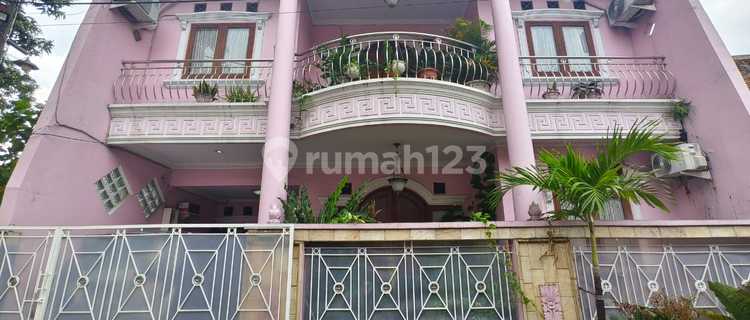Dijual Rumah Luas 2 Lantai di Jatibening Bekasi 1