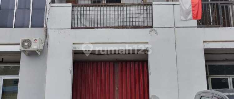 Ready-to-Use Shop House in Gading Serpong 1