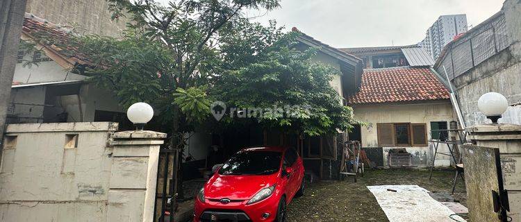 Rumah 3 Lantai Bagus Unfurnished SHM di Jl. Kedondong 1 No.31, Pondok Cina, Beji, Depok, Jawa Barat 16424, Depok 1