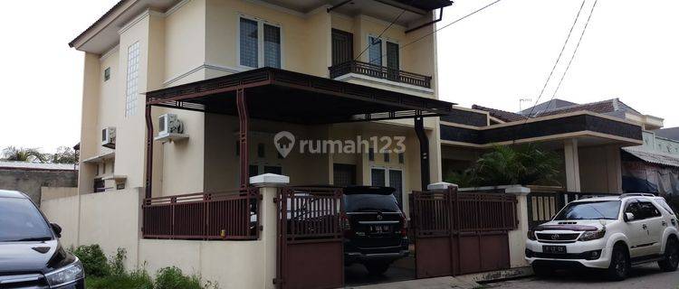 Rumah Hook di Perumahan Gran Sutra Kota Bumi 1