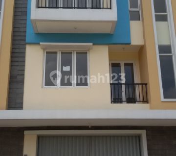 For Rent: Heliconia Harapan Indah Bekasi Shop House 1