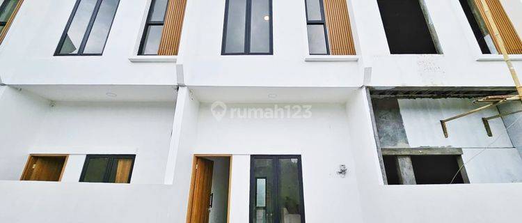 4 Rumah Minimalis Modern 2 Lt Harapan Indah Bekasi 1