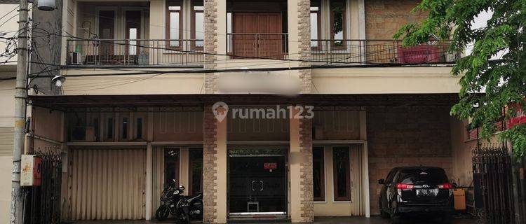 Rumah Bagus 2 Lt Strategis di Semarang Tengah  1