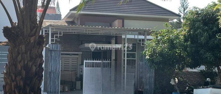 Rumah Bagus Di Bulevard Graha Padma, Semarang Barat 1