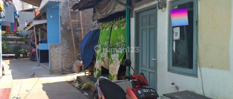 Rumah kecil akses motor dekat Galaxy dijual murah  1