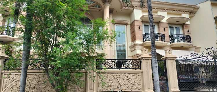 Dibawah Njop. Rumah Mewah Pantai Mutiara, Jakut 1