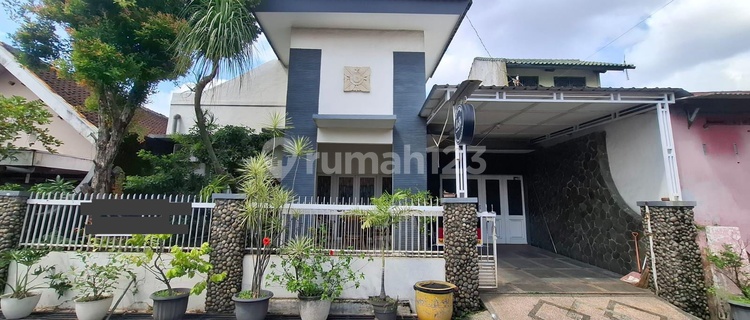Rumah Cantik Puspogiwang Dekat Kota Semarang 1