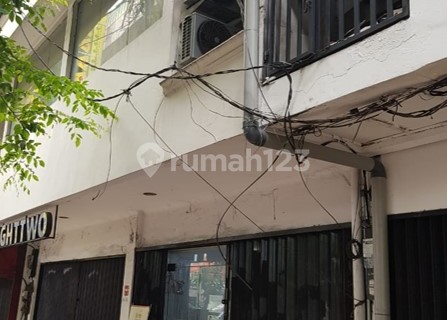 Disewakan Ruko 4 Lantai Area Pakubuwono Kebayoran Baru 1