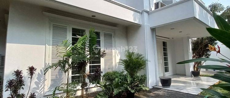 Disewakan Rumah Nyaman Senayan Jakarta Selatan 1