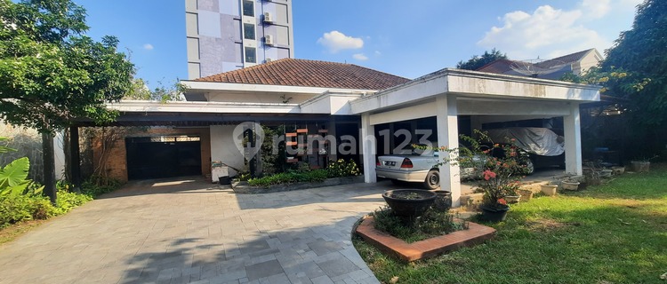 Rumah Kawasan Elite Dg Halaman Luas Di Tengah Kota Semarang 1