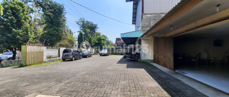 Two-Front Business Space in the Center of Semarang City 1