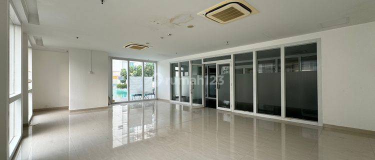 Ruang Usaha Kios Apartemen Springhill Terrace Kemayoran 1