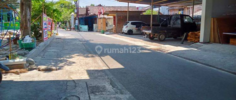 Tanah Datar Strategis 122m² Dekat Uns Surakarta  1