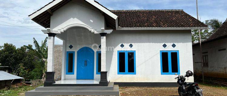 Rumah Bagus Buka Usaha Tepi Jl Raya Kerjo, Karanganyar 200m2  1